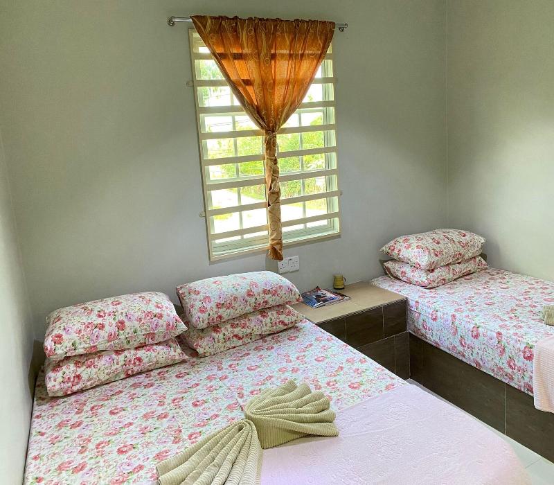 Oyo 91002 D Qamar Motel image