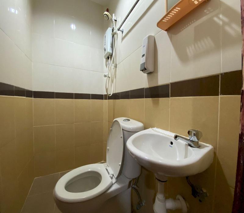 Oyo 91002 D Qamar Motel image