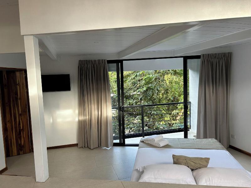 Mar Bota Nico Avellanas Beach Hotel image