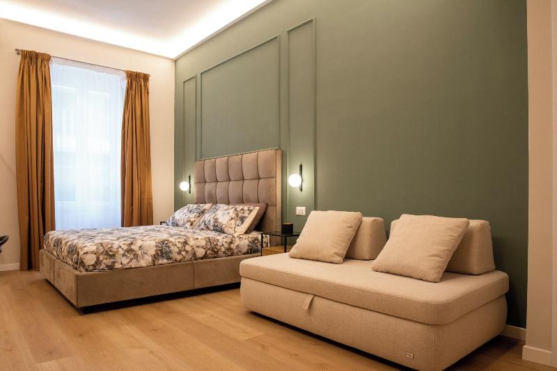 Suite 33 image