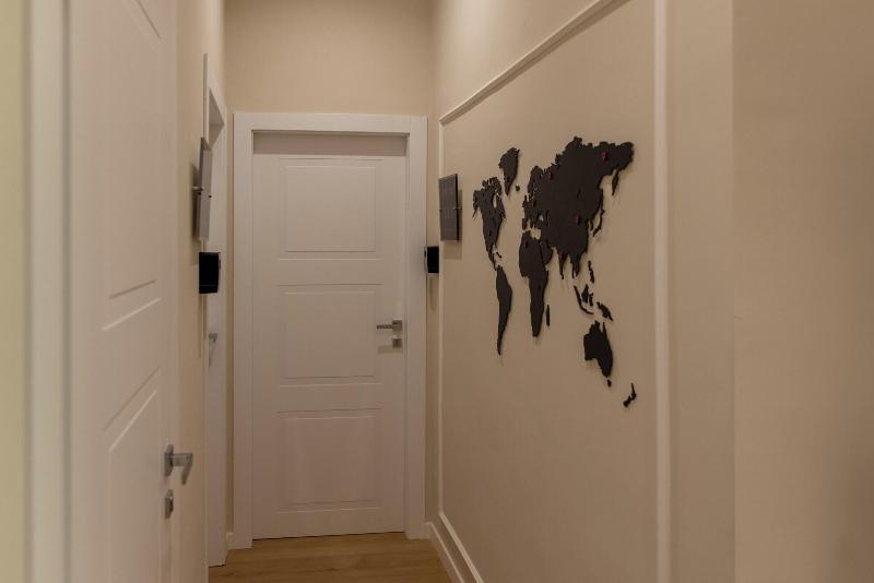 Suite 33 image