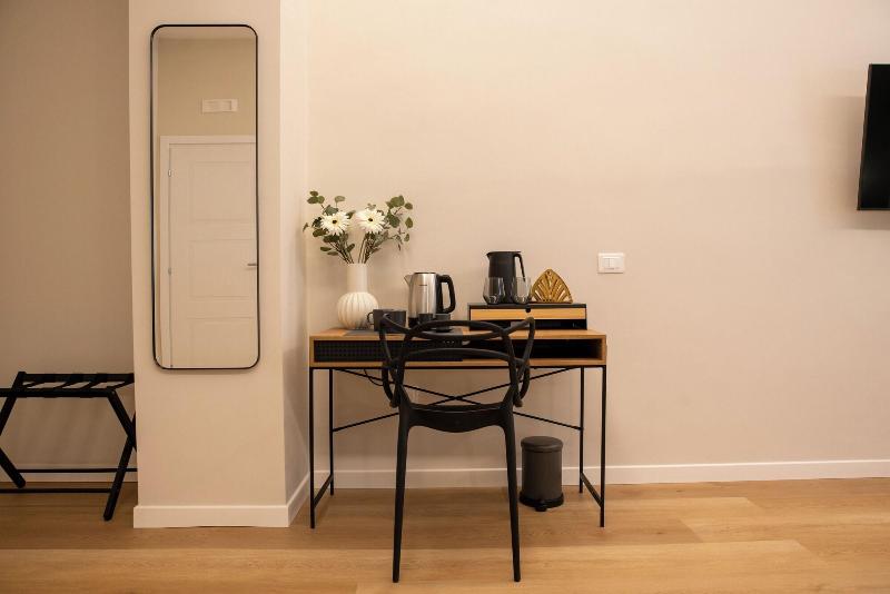 Suite 33 image