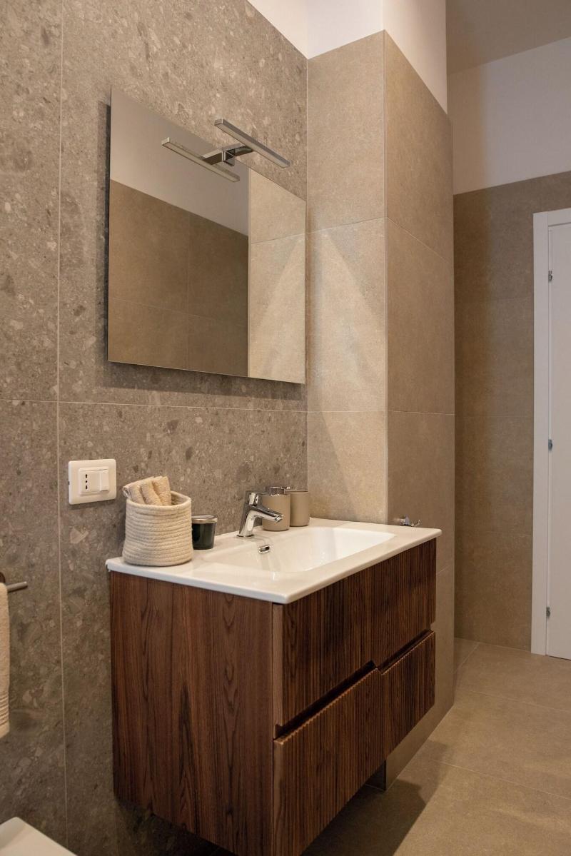 Suite 33 image