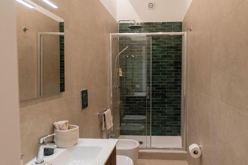 Suite 33 image