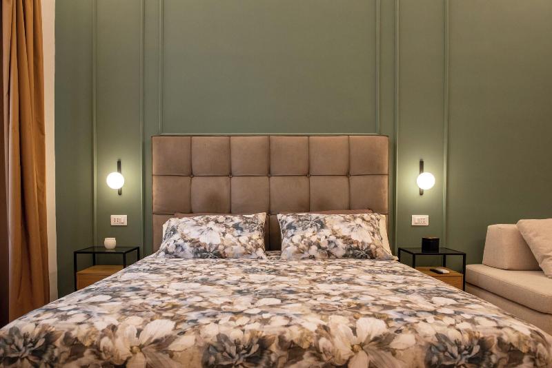 Suite 33 image