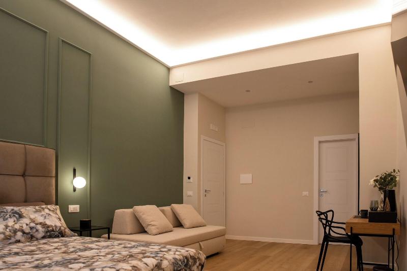 Suite 33 image