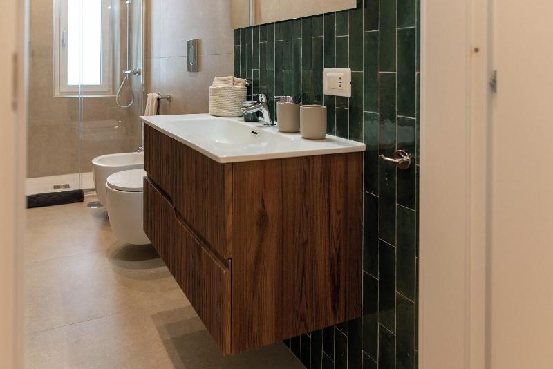 Suite 33 image