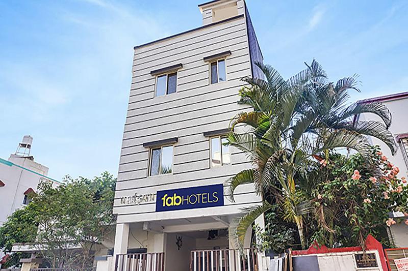 Fabhotel Galaxy Airport Inn image