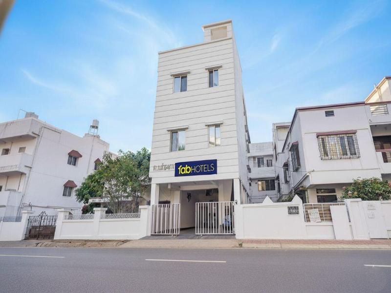 Fabhotel Galaxy Airport Inn image
