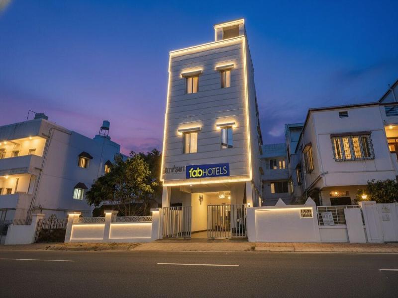 Fabhotel Galaxy Airport Inn image