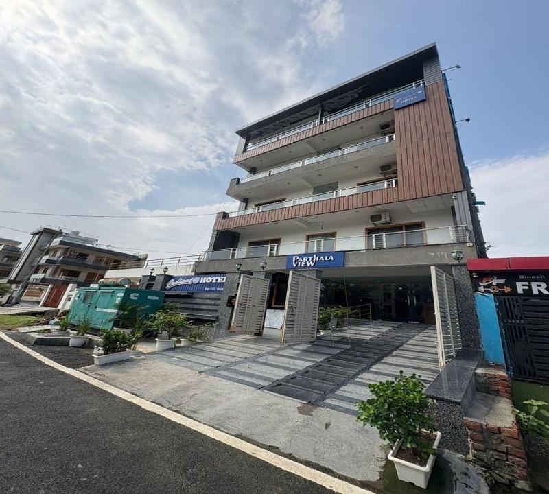 Radiant Blu Hotel image