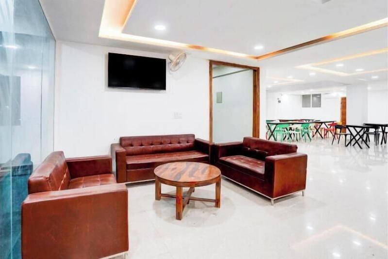 Radiant Blu Hotel image