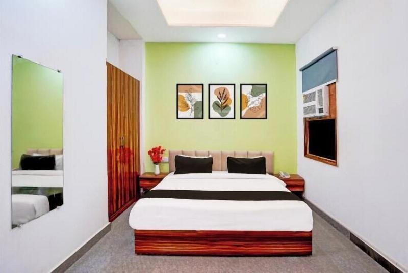 Radiant Blu Hotel image