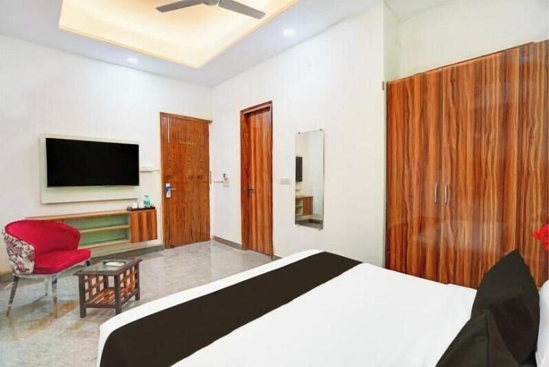 Radiant Blu Hotel image
