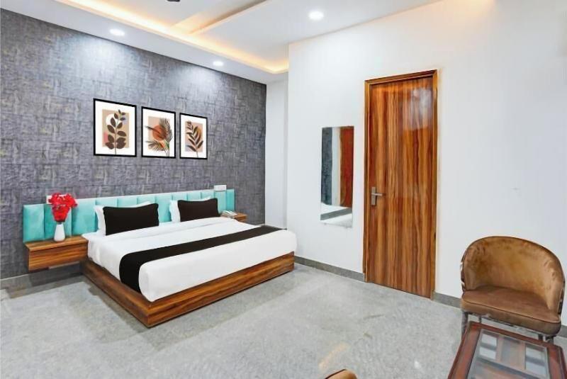 Radiant Blu Hotel image
