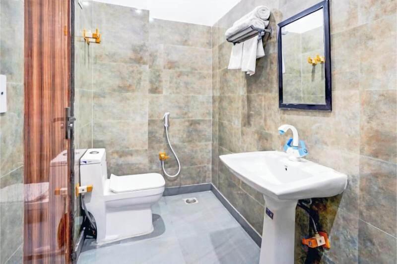 Radiant Blu Hotel image