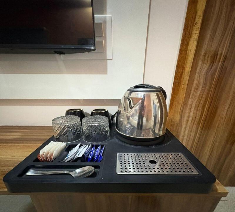 Radiant Blu Hotel image