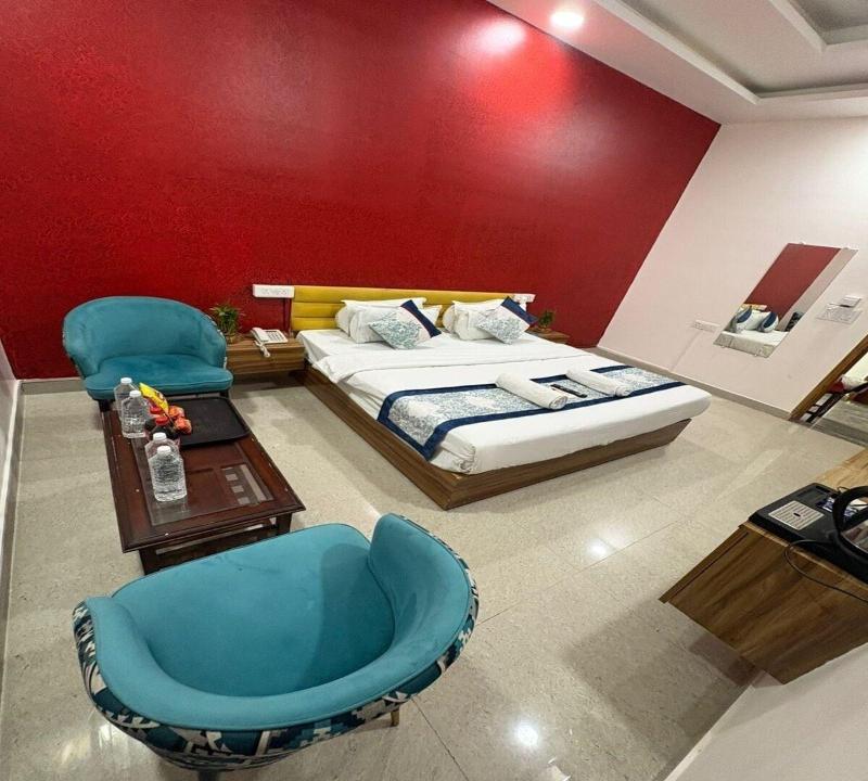 Radiant Blu Hotel image