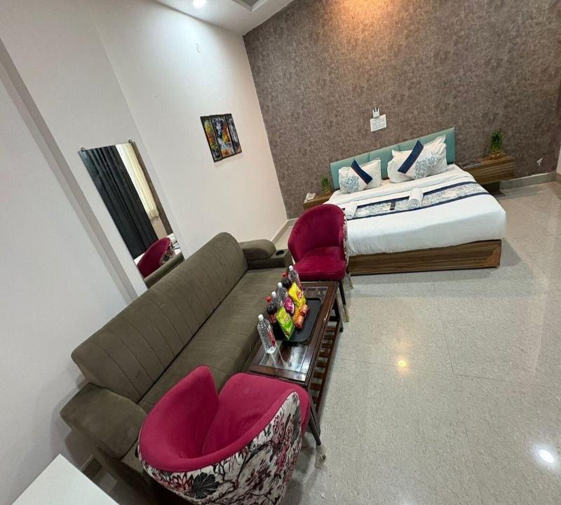 Radiant Blu Hotel image