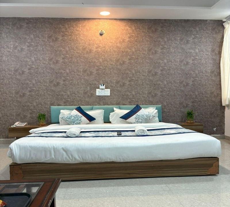 Radiant Blu Hotel image