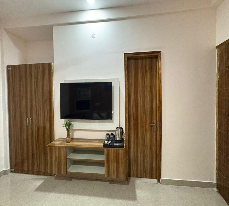 Radiant Blu Hotel image