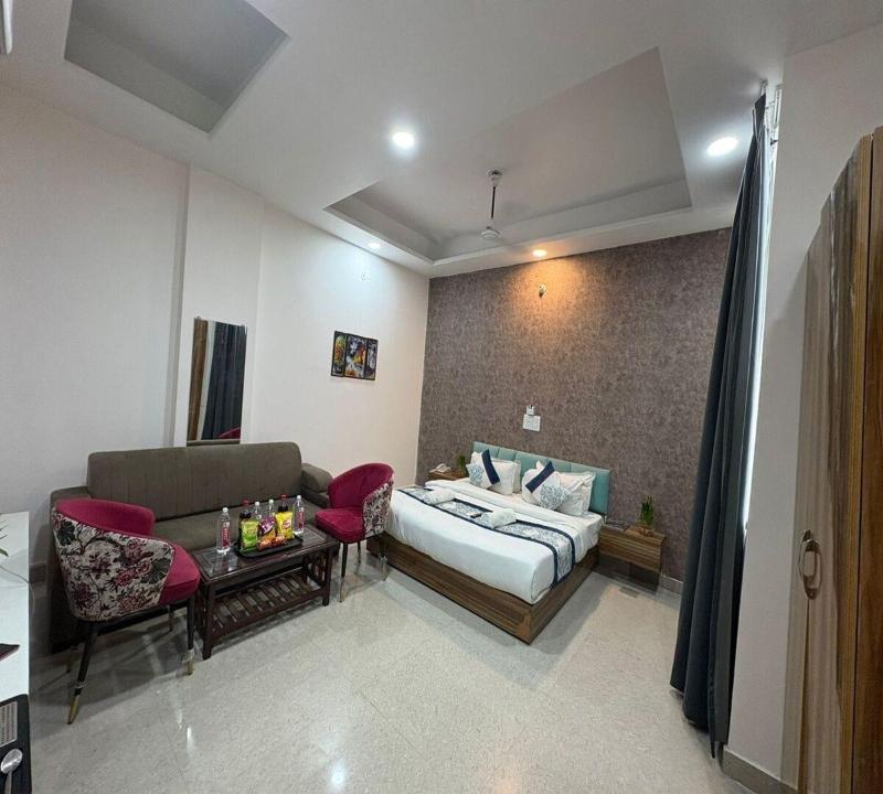 Radiant Blu Hotel image