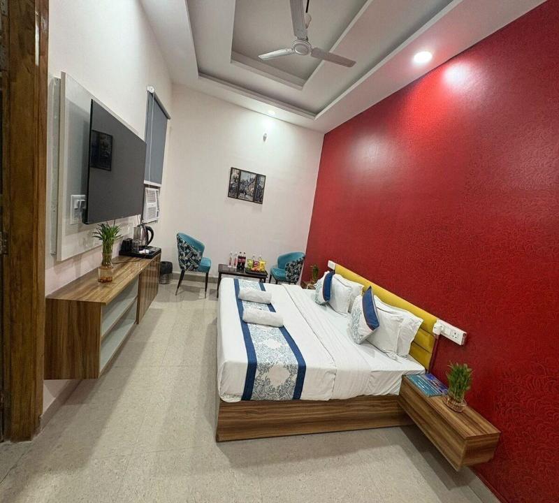 Radiant Blu Hotel image