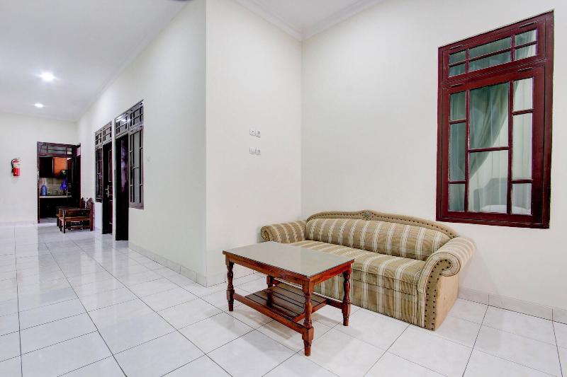 94019 Hotel Syariah Griya Wisata