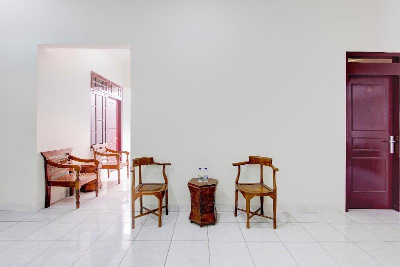 94019 Hotel Syariah Griya Wisata