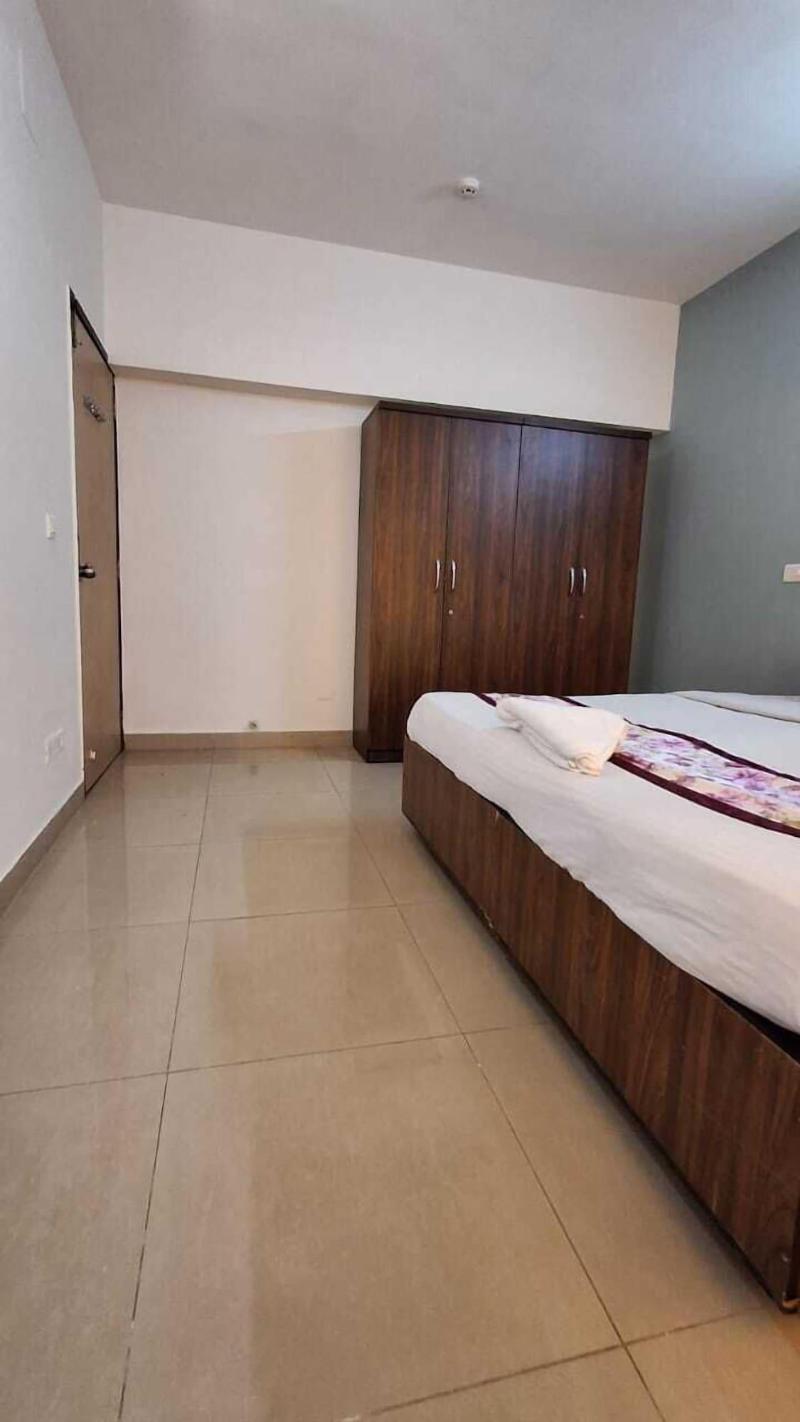 1 Bhk Entre Apart Blue Ridge image