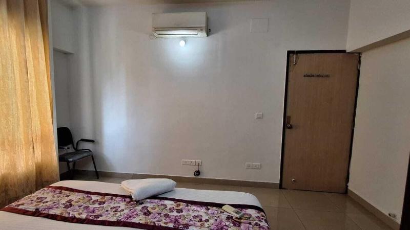 1 Bhk Entre Apart Blue Ridge image