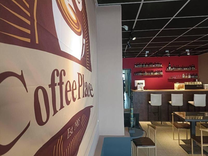 Daniel Cafe image