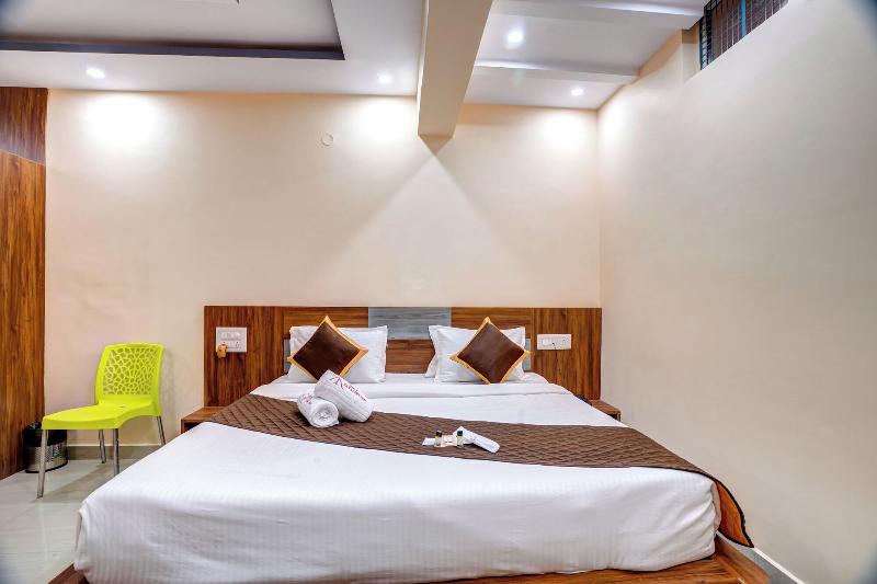 Skylight Inn image