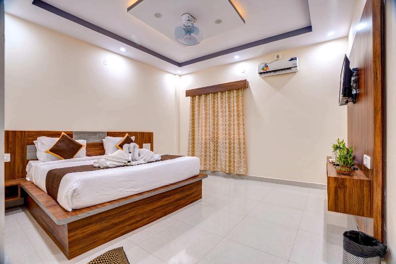 Skylight Inn image
