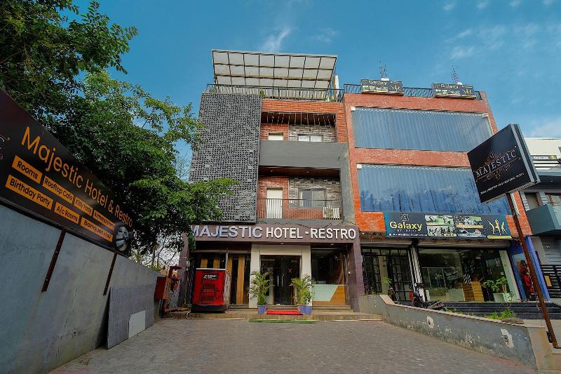 Majestic Hotel And Restro image