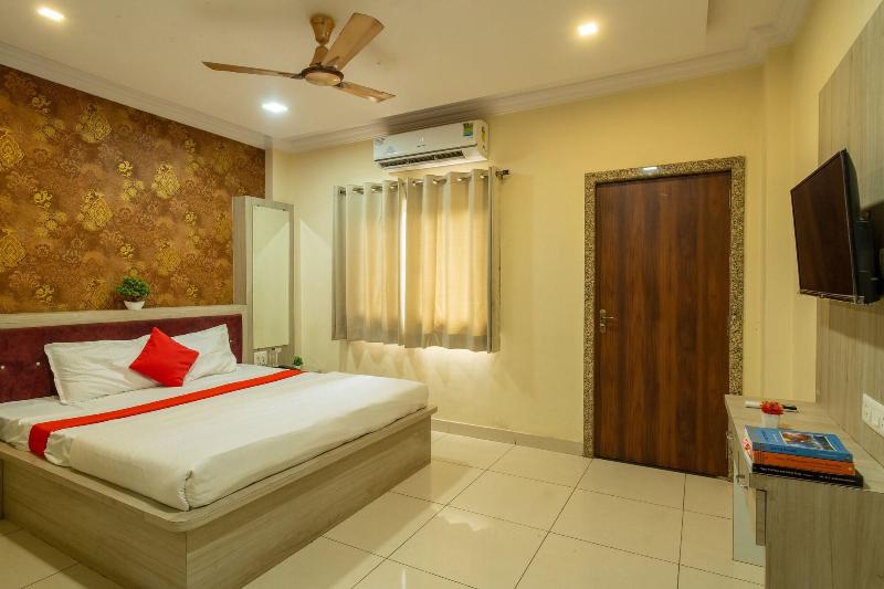 Majestic Hotel And Restro image