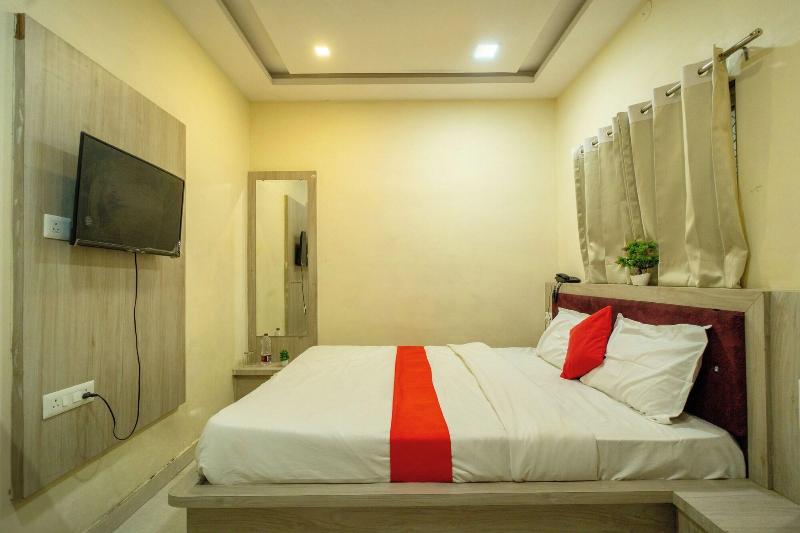 Majestic Hotel And Restro image