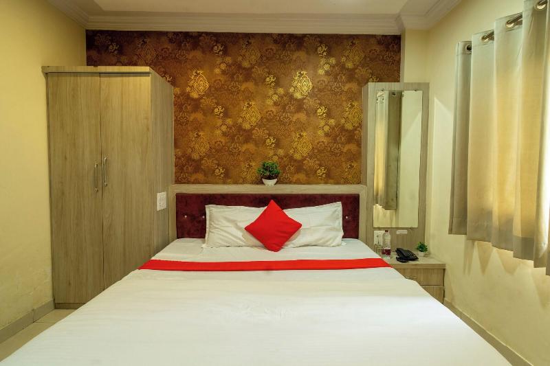 Majestic Hotel And Restro image