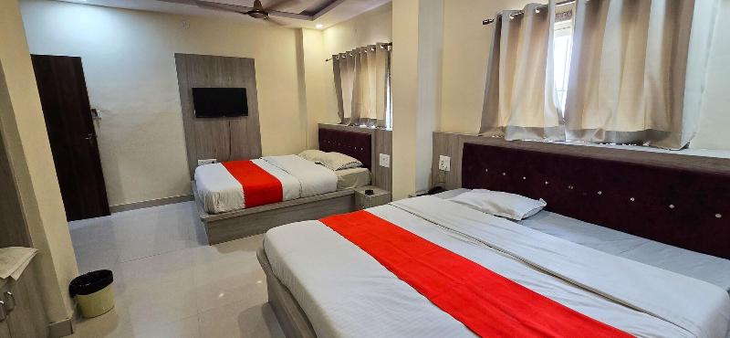 Majestic Hotel And Restro image
