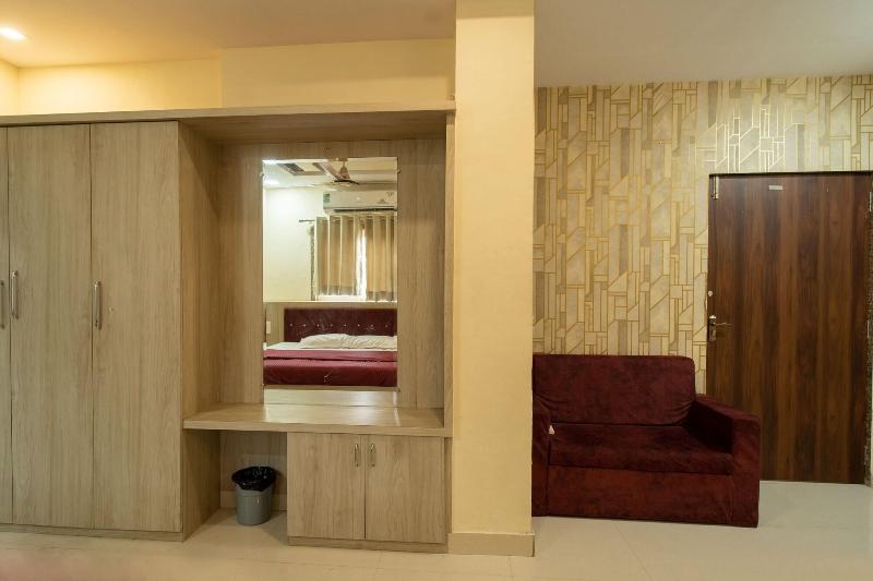 Majestic Hotel And Restro image