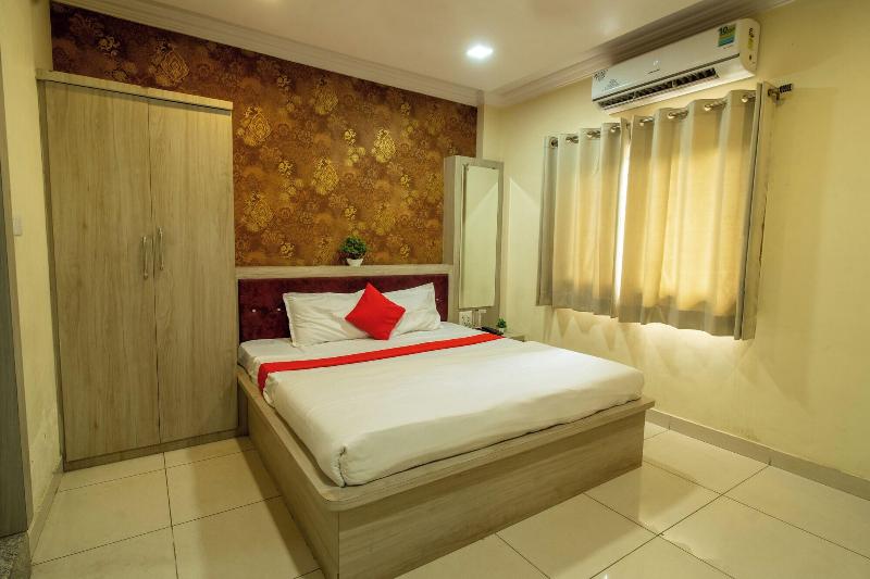Majestic Hotel And Restro image