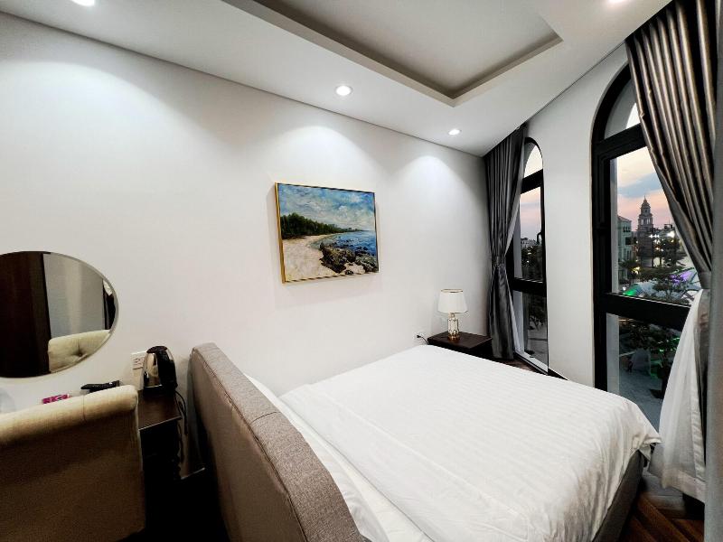 Legacy Grand World Phu Quoc Hotel image