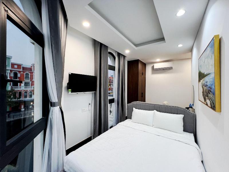 Legacy Grand World Phu Quoc Hotel image