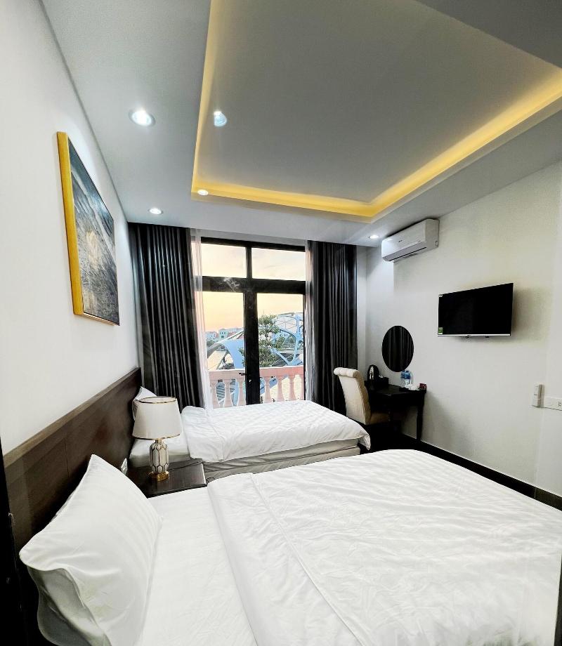 Legacy Grand World Phu Quoc Hotel image
