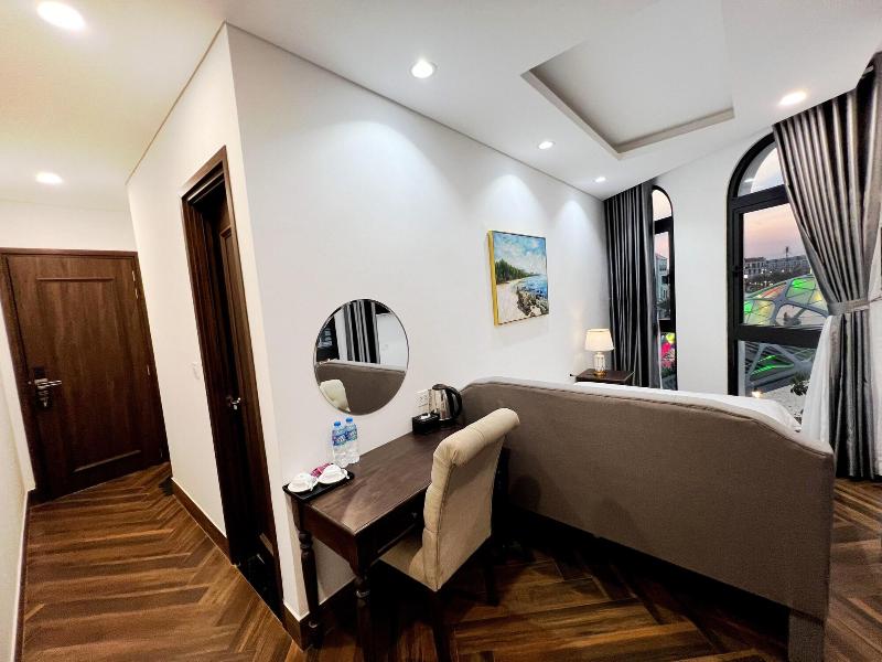 Legacy Grand World Phu Quoc Hotel image