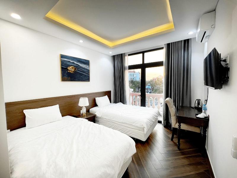 Legacy Grand World Phu Quoc Hotel image