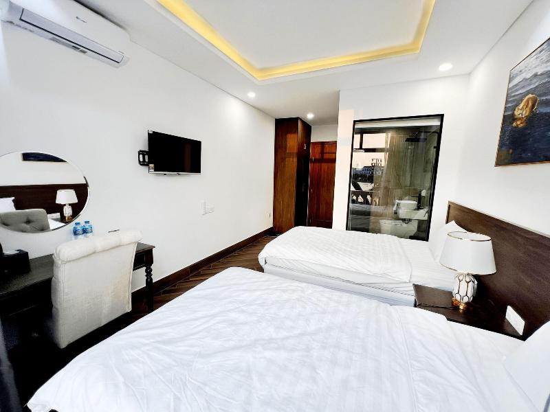Legacy Grand World Phu Quoc Hotel image