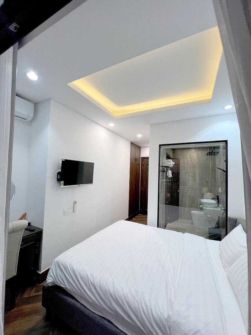 Legacy Grand World Phu Quoc Hotel image