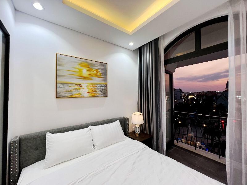 Legacy Grand World Phu Quoc Hotel image