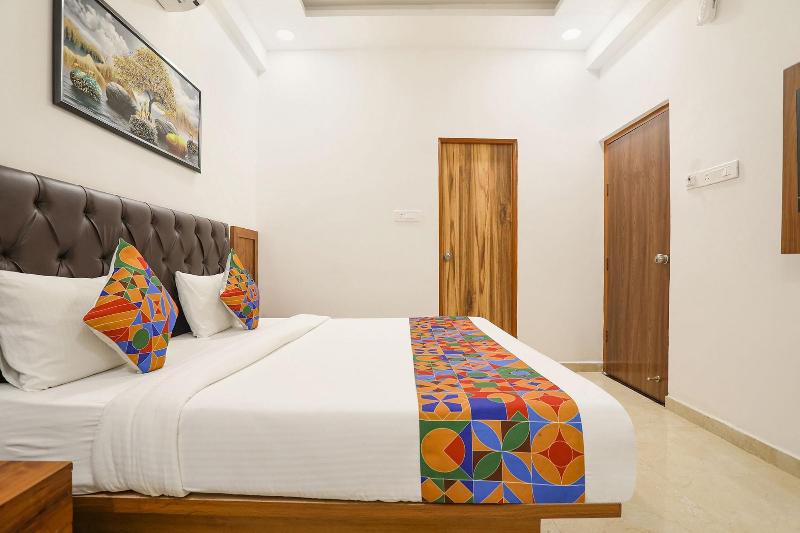 Fabhotel Runway Inn image